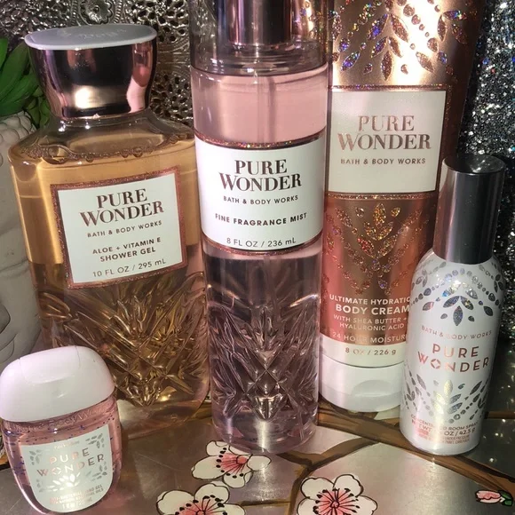 Bath and Bodyworks Pure Wounder Gift Set Combo